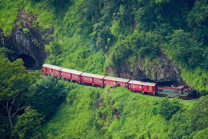 Excursion to Cultural Triangle by Train (8)