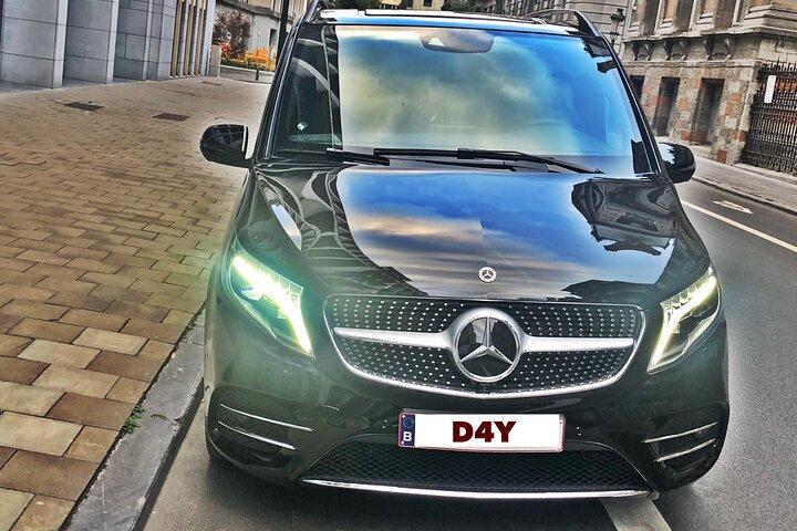 Private transfer DE BRU Airport - - > Bruges MB V-CLASS 7 PAX