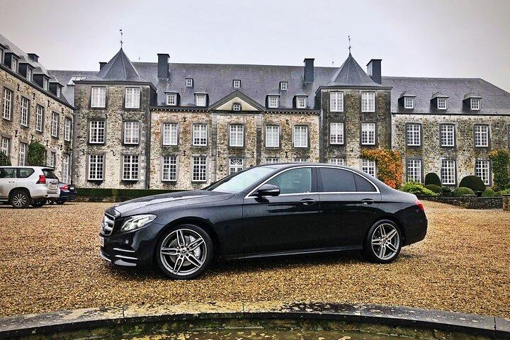 Private transfer DE BRU Airport - - > Gent MB E-CLASS 3 PAX