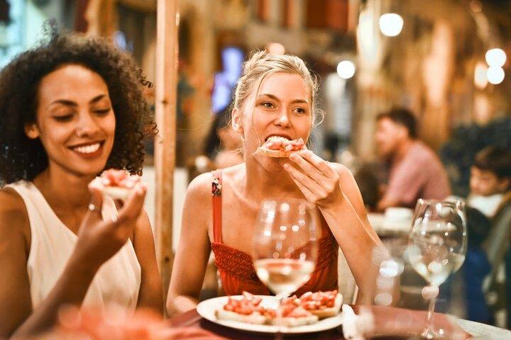 Seville Traditional Tapas and Wine Tour