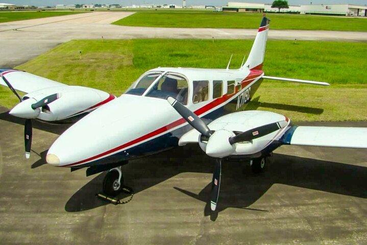 Airplane Transfer between Ratmalana Airport (RML) and Anuradhapura Airport (ACJ)
