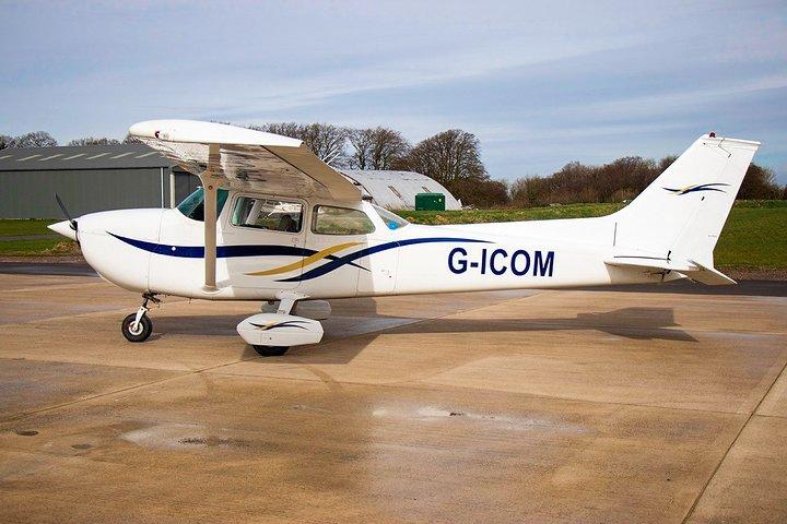 Airplane Transfer between Colombo Airport (CMB) and Anuradhapura Airport (ACJ)
