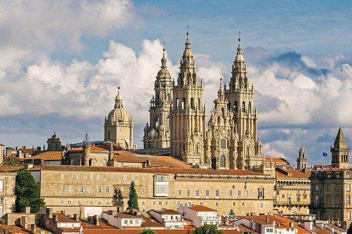 Santiago de Compostela Private Transfer from SCQ Airport to City centre