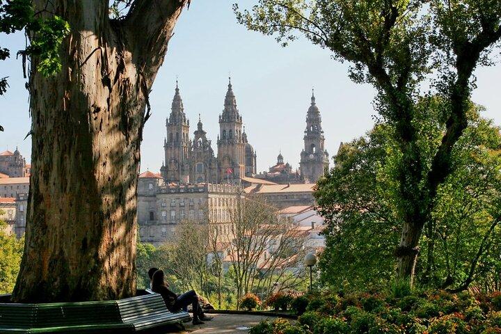 Santiago de Compostela Private Transfer from SCQ Airport to City centre