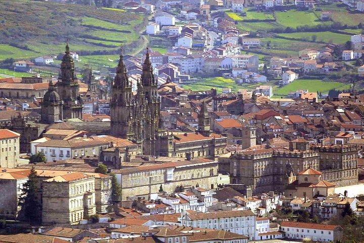 Santiago de Compostela Private Transfer from SCQ Airport to City centre