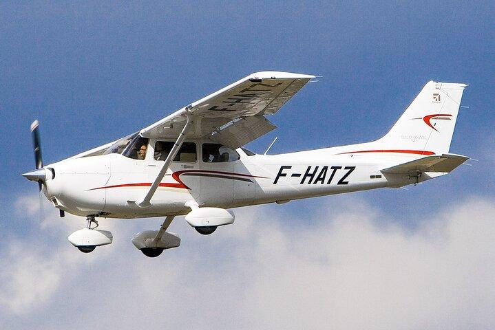 Airplane Transfer between Ratmalana Airport (RML) and Mattala Airport (HRI)