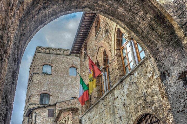 San Gimignano Private Walking Tour With A Professional Guide
