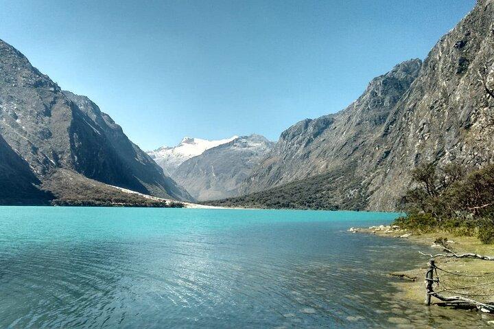 From Huaraz: Llanganuco Lagoon fullday tour