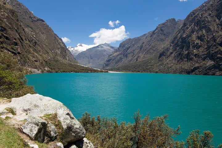 From Huaraz: Llanganuco Lagoon fullday tour
