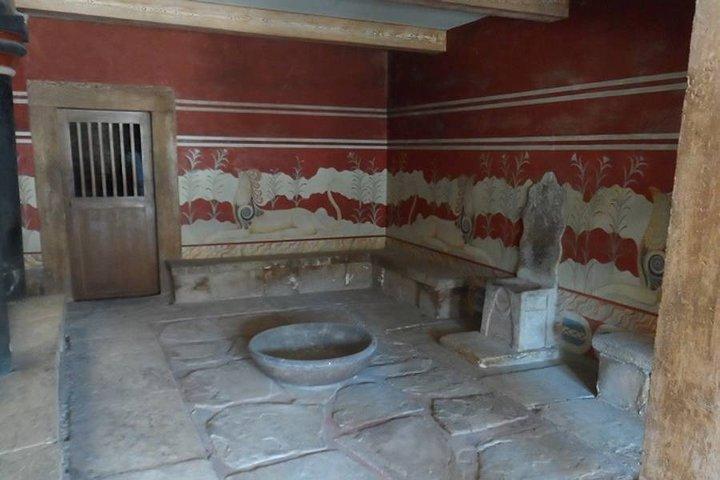 Full-Day Knossos and Heraklion Tour from Chania and Rethymno