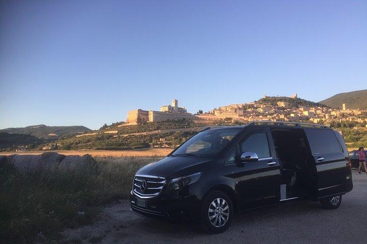 Florence to Rome luxury transfer with Assisi & Orvieto tour and light lunch