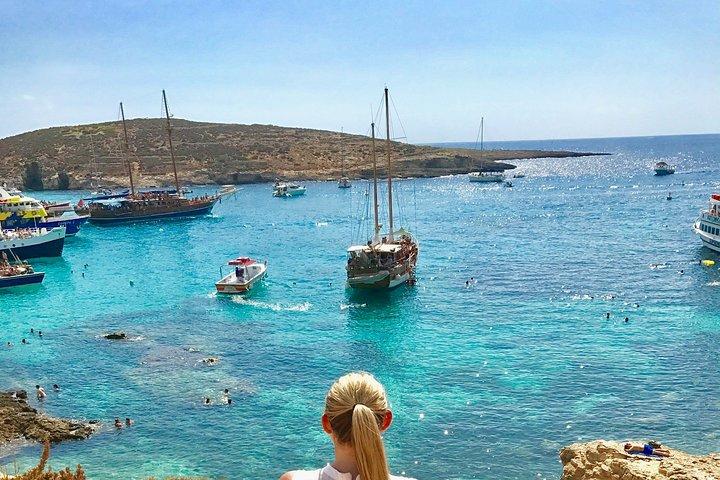 Private Boat Tour Experience with Snorkeling Blue Lagoon and Comino