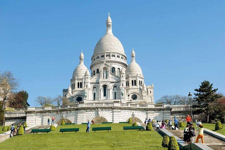 Arrival Transfer from Paris Airport CDG to Paris in Private Car