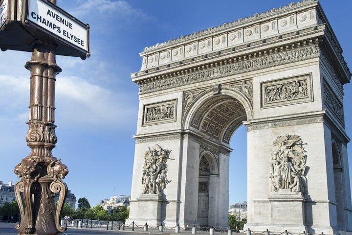 Arrival Transfer from Paris Airport CDG to Paris in Private Car