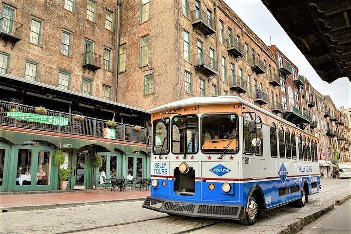 Explore Savannah Sightseeing Trolley Tour with Bonus Unlimited Shuttle Service