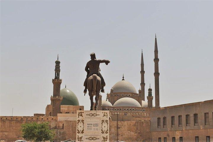 Cairo Private Tour Egyptian Museum & The Citadel, Bazaar & Lunch and Egyptlogist