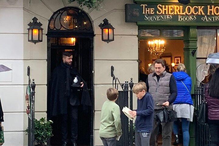 Private Tour: The London of Shakespeare, the Beatles, James Bond and Sherlock Holmes by Traditional Black Cab