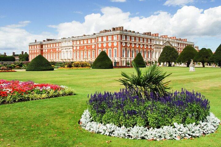 Hampton Court Palace & Windsor Castle Private Car Tour from London