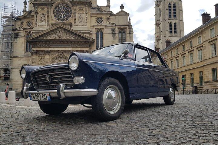 Paris Private Tour by Vintage Car with Wine Tasting