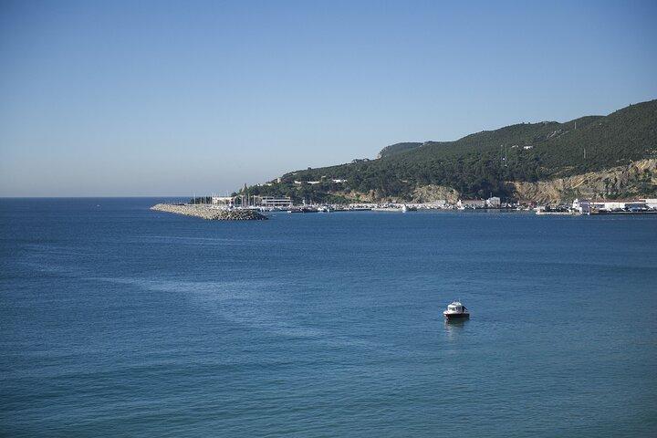 Private Transfer: Lisbon Airport Sesimbra and Setubal