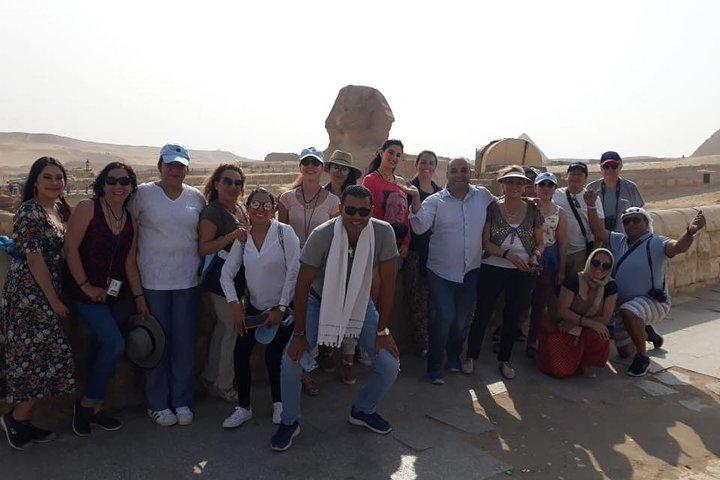 Private tour to Giza Pyramids and Dinner Nile Cruise