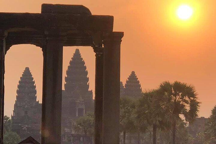 Angkor Wat Sunrise Tour