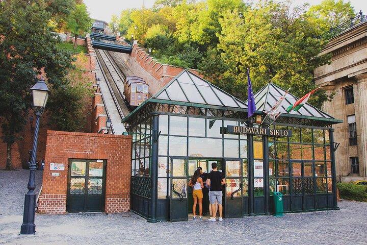 Private Tour: Budapest Castle District and Medieval Hungary with Local Expert