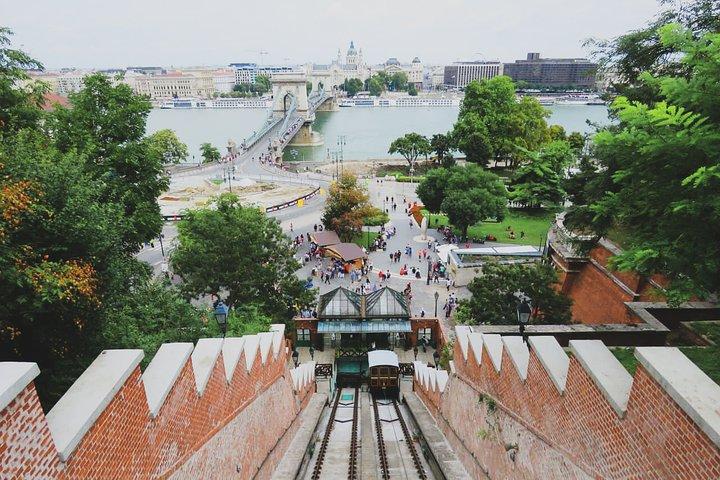Private Tour: Budapest Castle District and Medieval Hungary with Local Expert