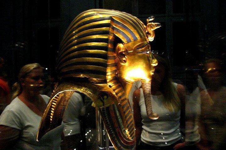 Full Day Tour to Pyramids of Giza & Grand Egyptian Museum "GEM"