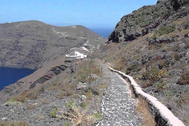 Santorini Caldera Walk Hiking Experience Fira-Oia