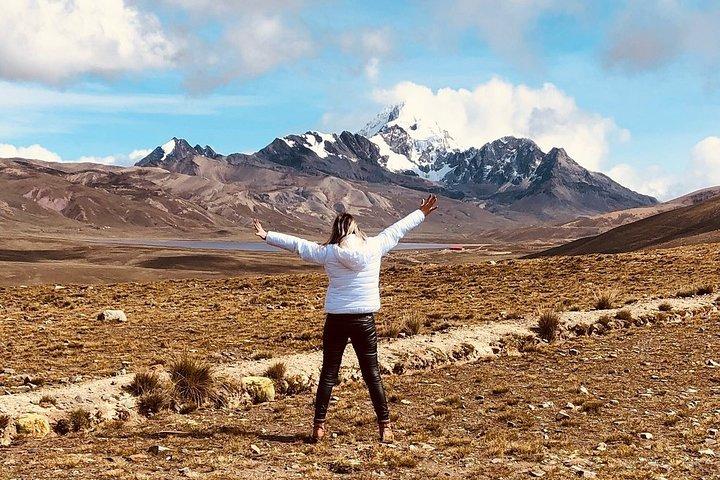 Full-Day Chacaltaya and Valley de la Luna (Valley of the Moon) Tour