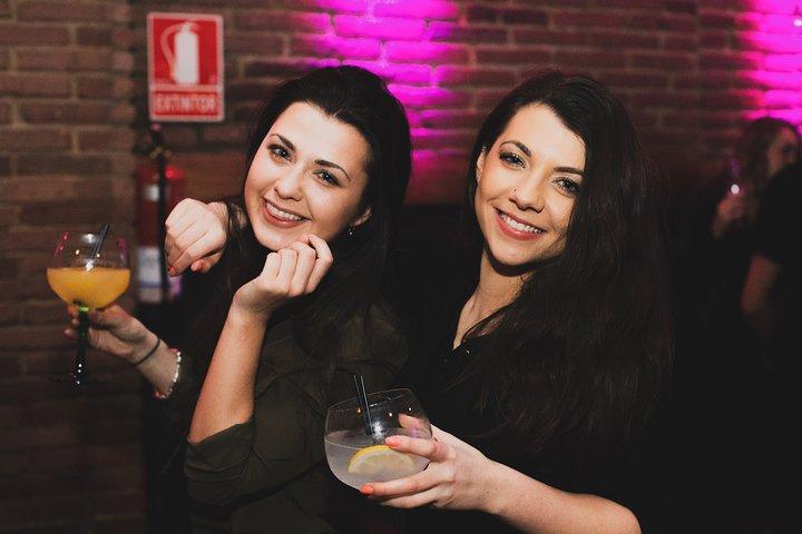 Bar Crawl in Barcelona with Spanish Wines, Vermut, Cold Beer and Tapas
