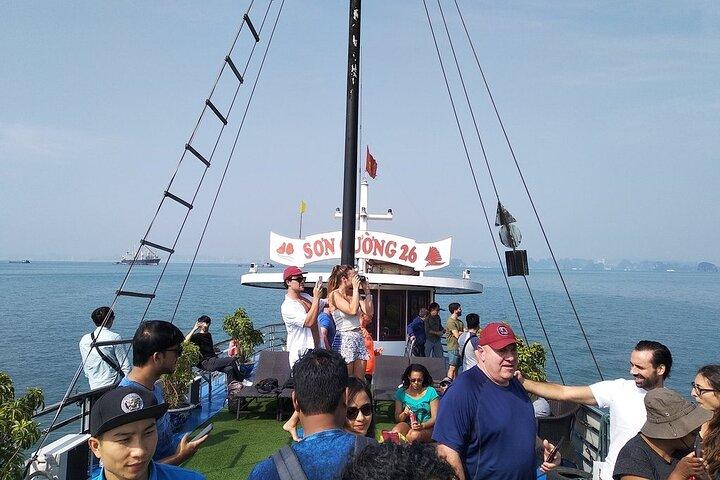 Halong Bay Cruise Tour from Hanoi with Kayak Adventure