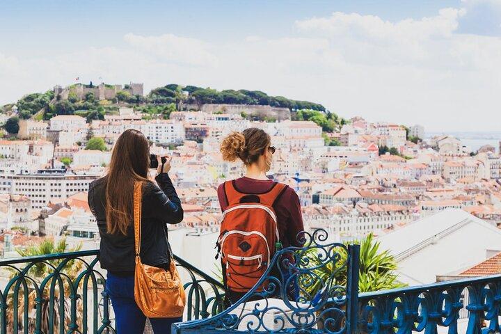 Private Lisbon Tuk Tuk Tour - Alfama, Bairro Alto, Chiado, Graça