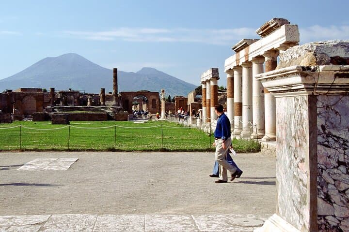 Pompeii & Herculaneum Exclusive Private Tour with Archaeologist