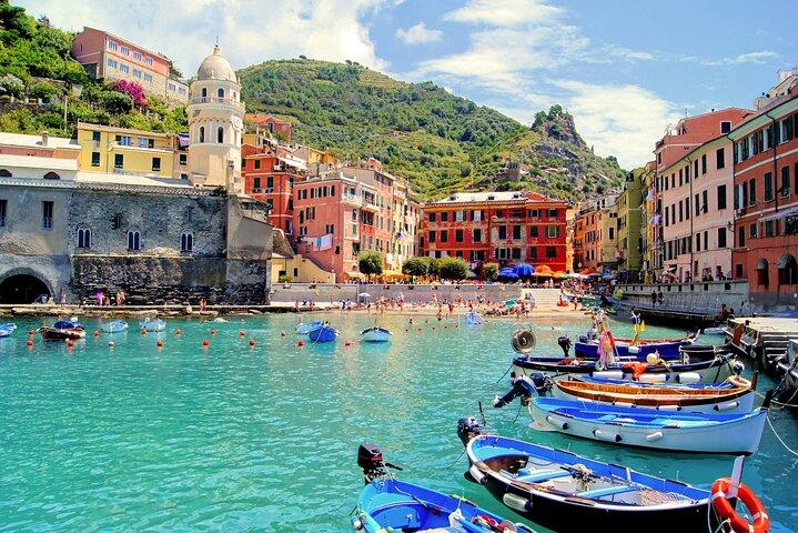 Cinque Terre Small Group Tour by Minivan from Lucca