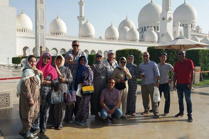Abu Dhabi Sheikh Zayed Mosque tour Ferrari world outside visit