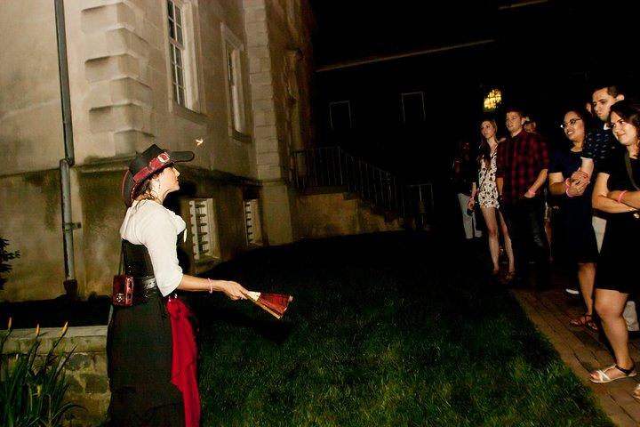Pub Crawl: Haunted New Orleans Booze and Boos Ghost Walking Tour
