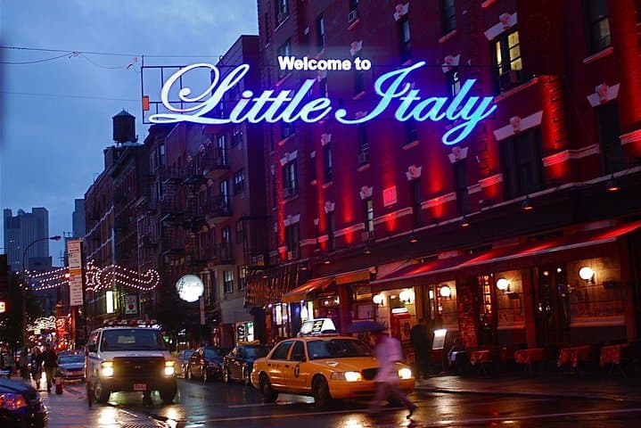 Chinatown and Little Italy Tour in New York City with Local Expert