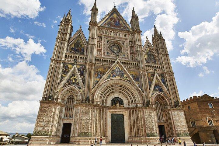 Enchanting Orvieto and Civita the "Dying City" Day Trip from Rome