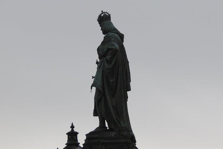 Charles Bridge and Prague Castle Walking Tour