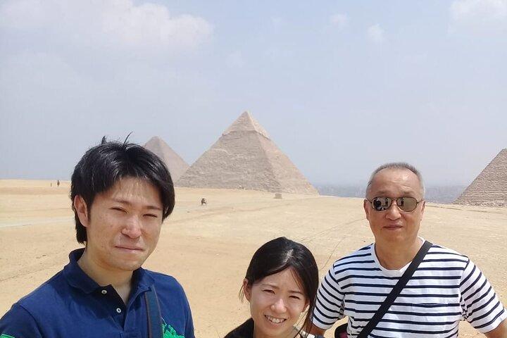 Half Day tour to Giza Pyramids with Camel ride and lunch