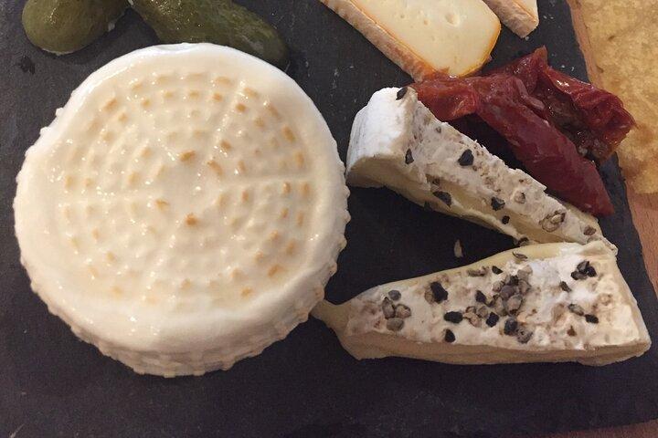 Semi Private tasting and Cheese-making Class in Florence