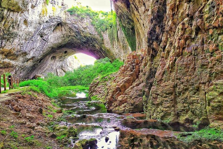 3 Caves tour - Saeva dupka , Eyes of God cave & Devetashka Cave