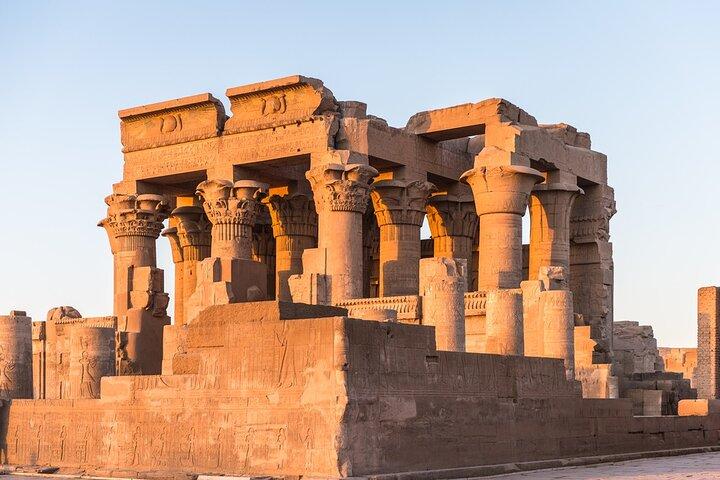 Private Tour to the Temple of Kom Ombo and Edfu from Luxor