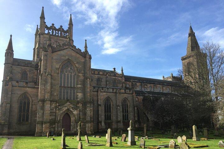 Rosslyn Chapel, Dunfermline Abbey and Stirling Castle Day Tour
