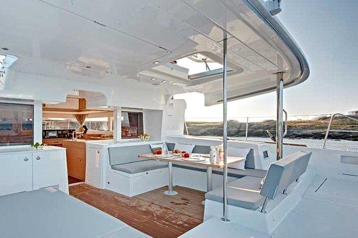 Semi Private Santorini Cruise on Catamaran BBQ & Open Bar