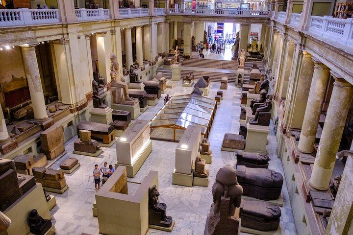 Tour to Pyramids & The Egyptian Museum and old cairo