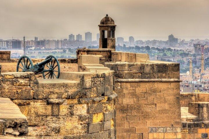 Tour to Pyramids & The Egyptian Museum and old cairo