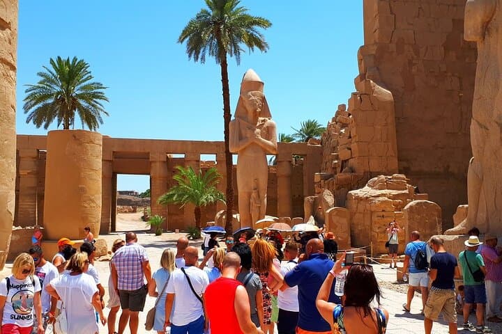 Private Luxor East & West Bank Highlights Tour 8 Hours with Lunch
